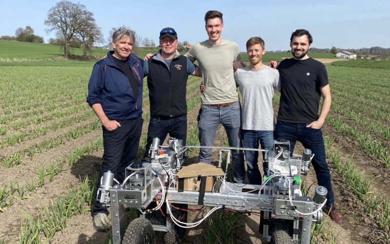 Projekt Caterra - Datenroboter im Einsatz zusammen mit Bauern aus dem Kanton Fribourg.