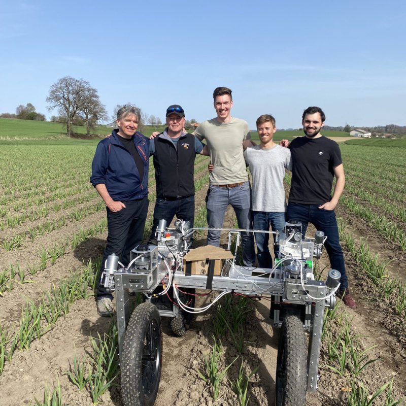 Projekt Caterra - Datenroboter im Einsatz zusammen mit Bauern aus dem Kanton Fribourg.